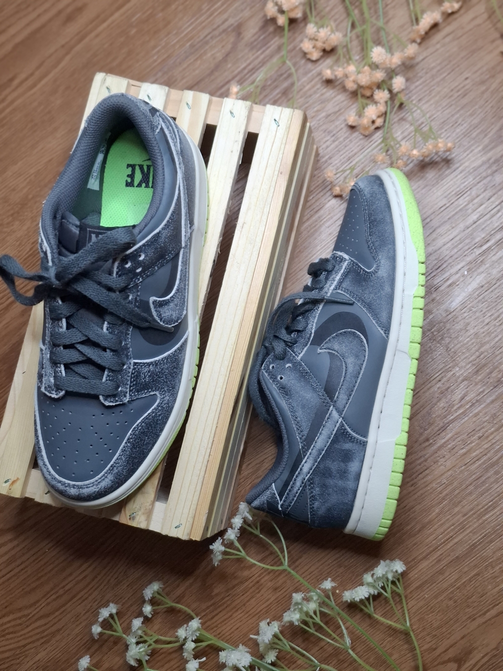 Nike Kids' Gray Low-Top Sneakers with Neon Green Sole